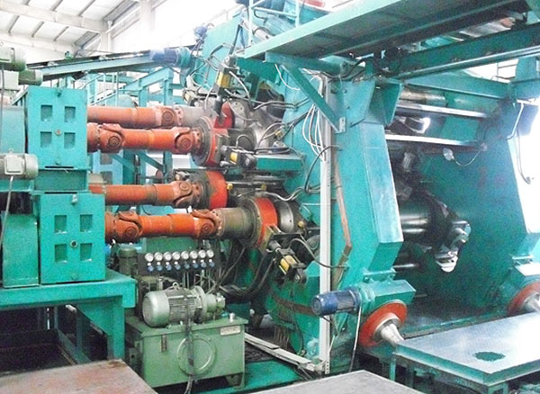 橡塑機械工業十字萬向軸應用案例